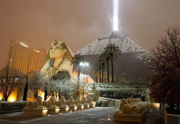 17, 2008 in Las Vegas, Nevada. Several inches of snow were expected to accumulate in and around Las Vegas.